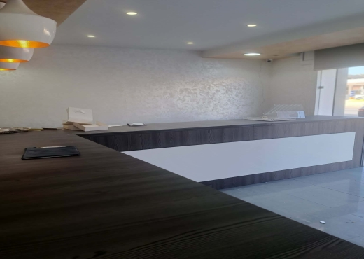 Local et deux bureaux pour investi