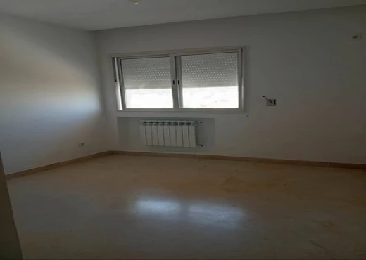 Appartement à À Louer à ARIANA - A Louer Appartement S+3