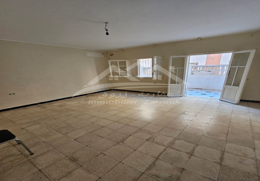 Un  appartement  rez de chaussée