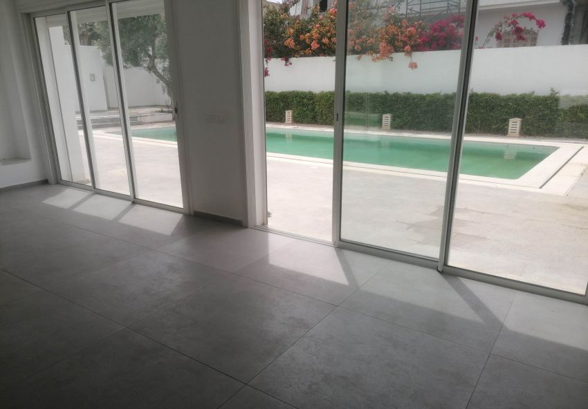 villa El Kantaoui avec Pisicne 4 suites 2 salons H standing