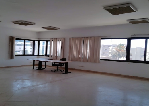 Spacieux bureau 380 m² à Med V