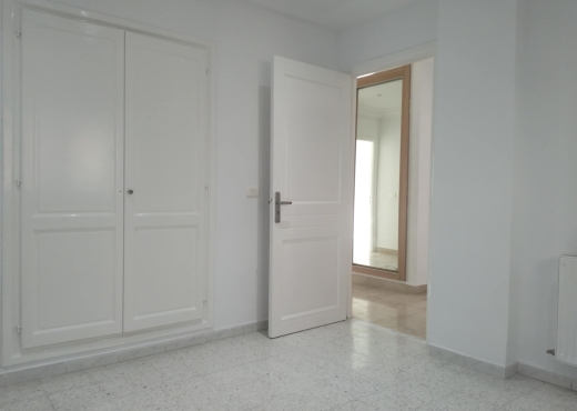 A VENDRE APPARTEMENT S+3 AOUINA