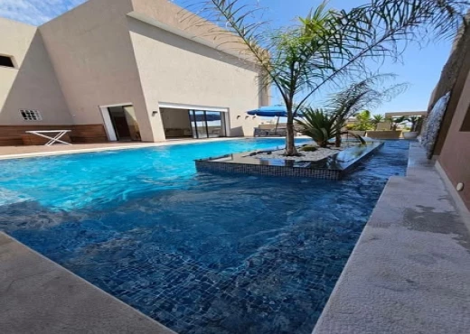 villa à À Louer à NABEUL - VILLA S+3 AVEC PISCINE & JACUZZI