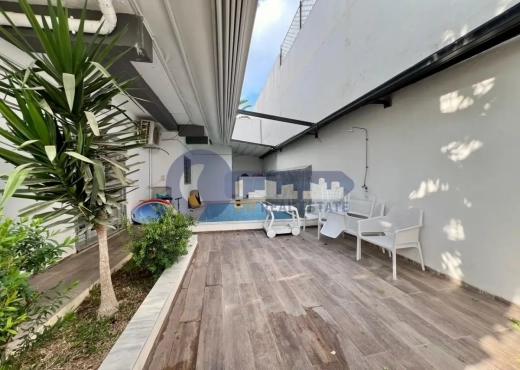 A Vendre S+3 avec piscine Gammarth
