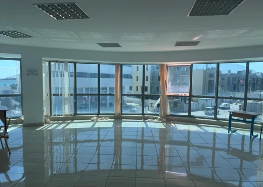 bureau à À Vendre à TUNIS - vente super immeuble au lac3 kram