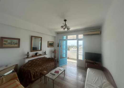 Appartement à À Vendre à TUNIS - À VENDRE – Appartement S+4 à El Me