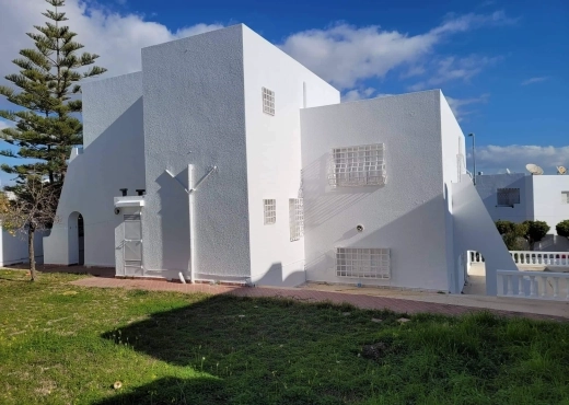 📍 EL MENZAH 9:  VILLA S+5 A LOUER  A USAGE BUREAU