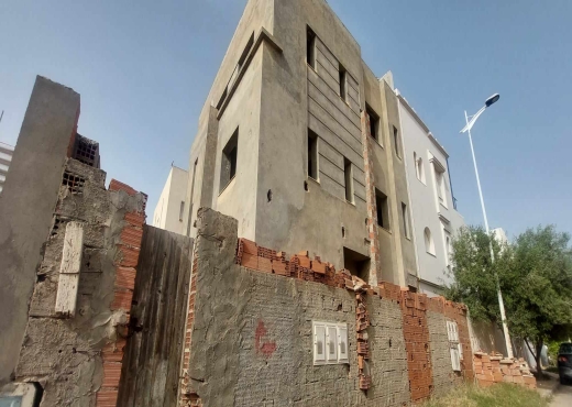 Maison inachevée à la Cité El Wafa