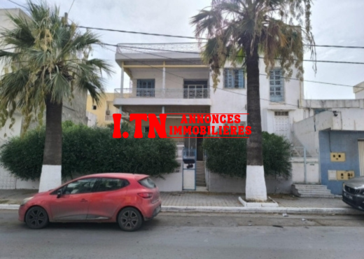 للبيع:ڤيلا في قلب مدينة المكنين