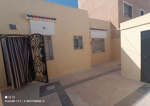 A vendre villa S+2 cité chaker