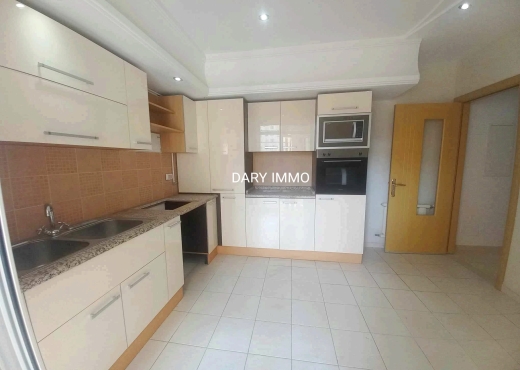 A vendre Appartement S4 El Menzah7