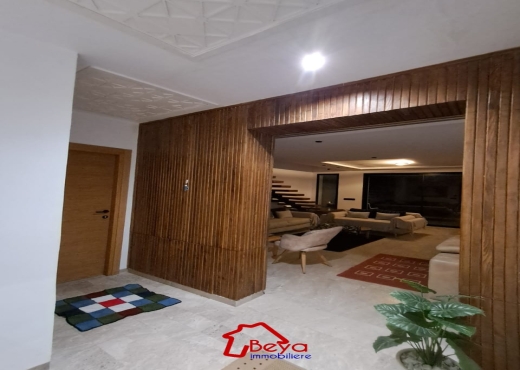 Une villa avec piscine
