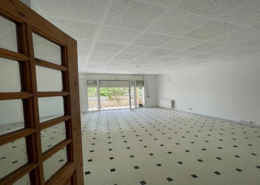 Appartement à À Louer à TUNIS - Etage de villa  à cité jardins