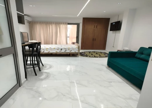 Appartement à À Vendre à SOUSSE - Studio Haut Standing, Pieds dans L'eau En Vente à Soviva, Chott Mariem