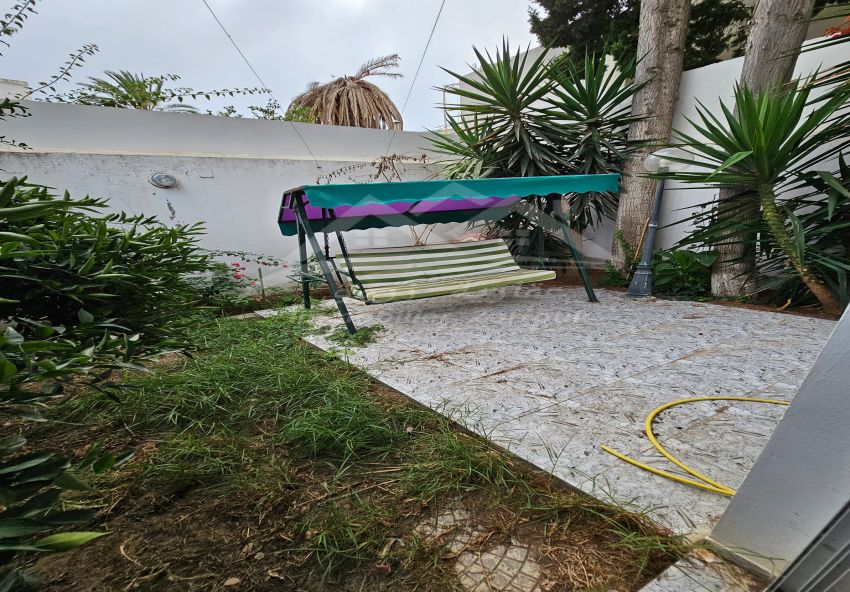 maison  indépendante richement meublé  avec un petit piscine pour enfant