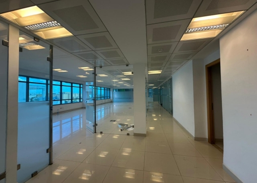 AL Bureau de 498 m² Lac1
