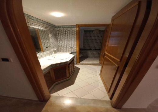 📍EL MENZAH 9 A – VILLA MODERNE AVEC JARDIN USAGE