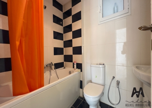 Appartement S+2 vide balconnet dan
