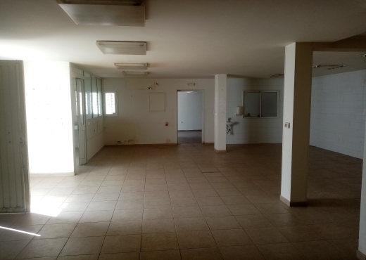 bureau À Louer à ARIANA - Local aux jardins d'el menzah2 - Immobiliere.tn