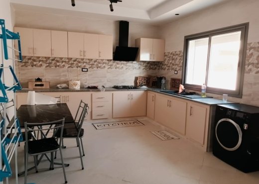 belle maison avec meuble neuf