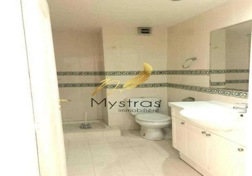 Vente d'un appartement à usage bureautique à Ennasr