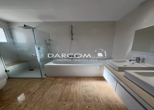 joli s+2 de 144 m² au Lac II