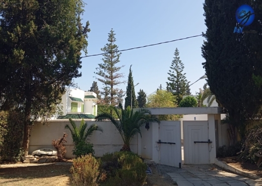 🏡 Maison spacieuse avec grand jardin à vendre