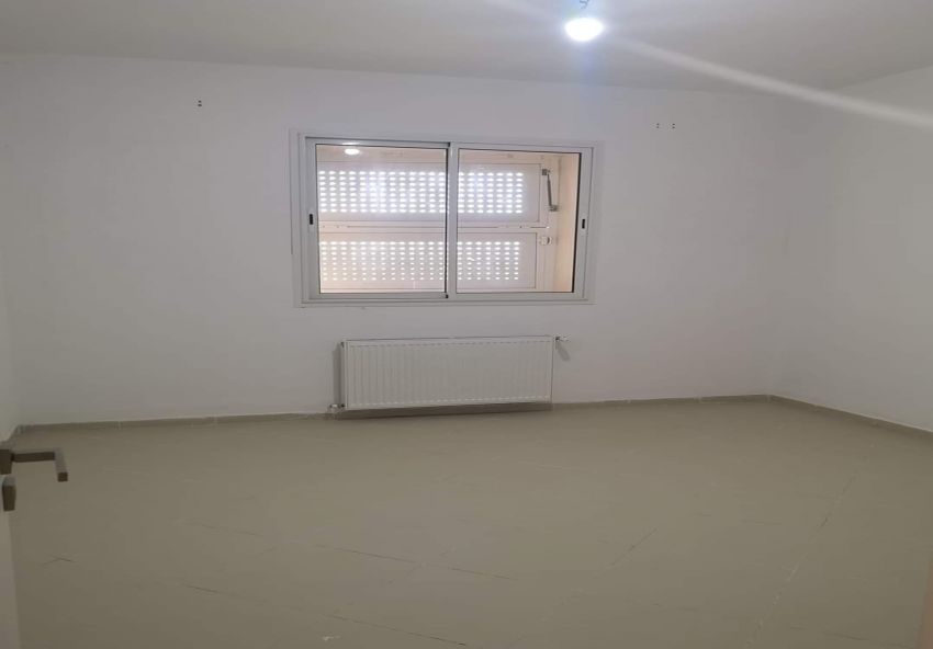 A Louer un appartement haut standing S+2 jamais habité situé à Mourouj 6