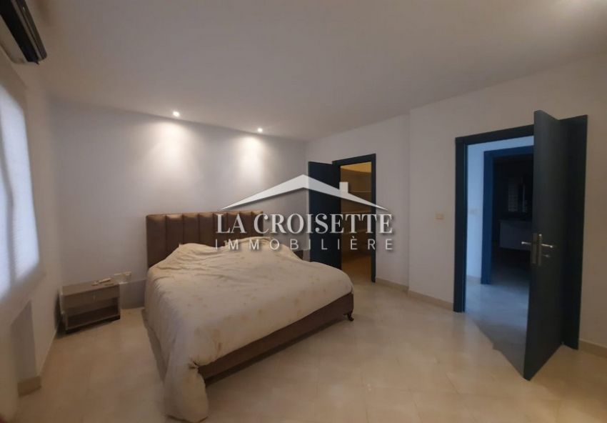 Duplex S+3 avec piscine à Gammarth MDL0571