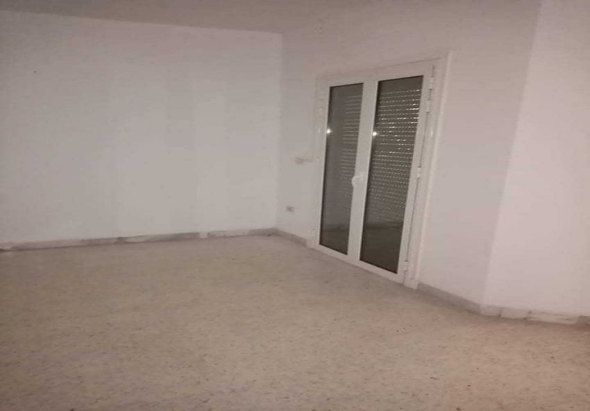 Une belle occasion pour pros & particulier appartement de 96 m² sis à Résidence EMMA, Borj Louzir.