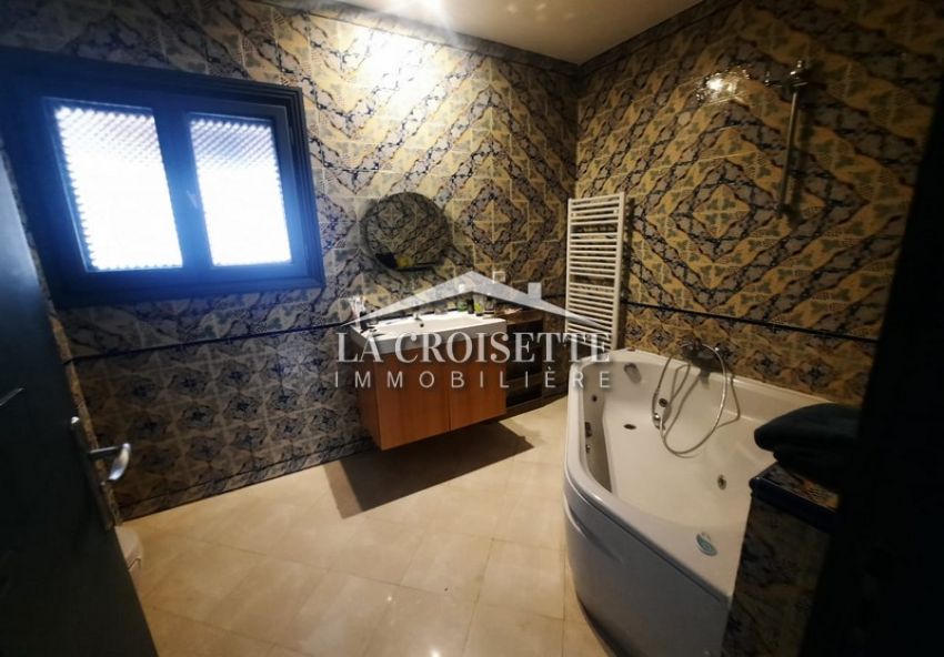 Duplex S+3 avec piscine à Gammarth MDL0571