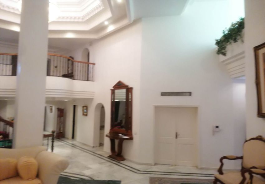 villa S+6 Route de Gammarth  standing Moderne