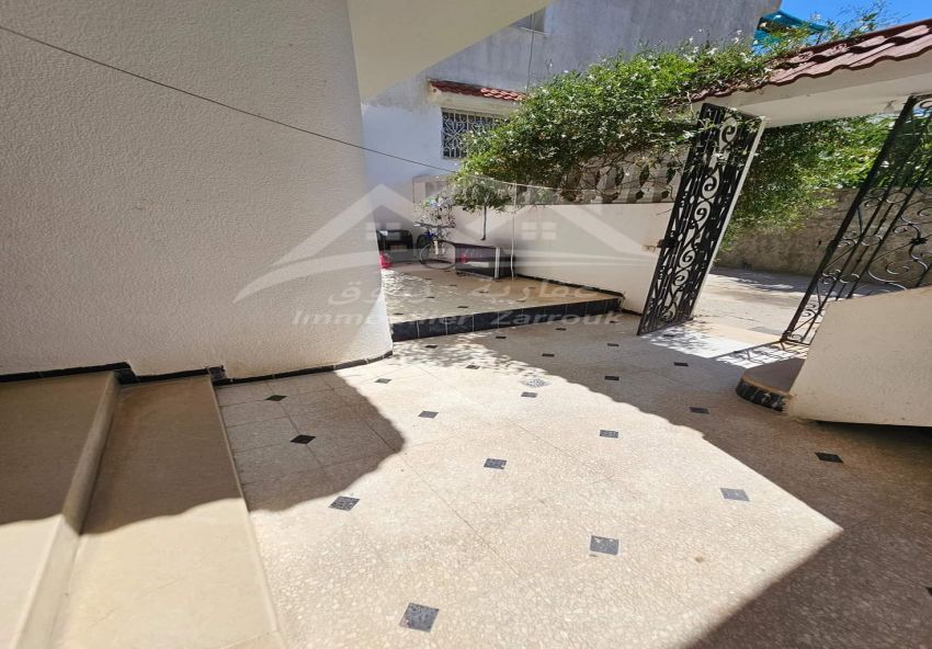 A louer pour vacances RDC villa Corniche Bizerte