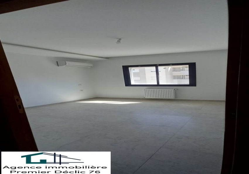 A Louer Un Appartement S2 HS jamais habité à wahat