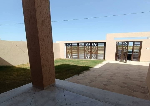 une belle maison Plage elhaouaria