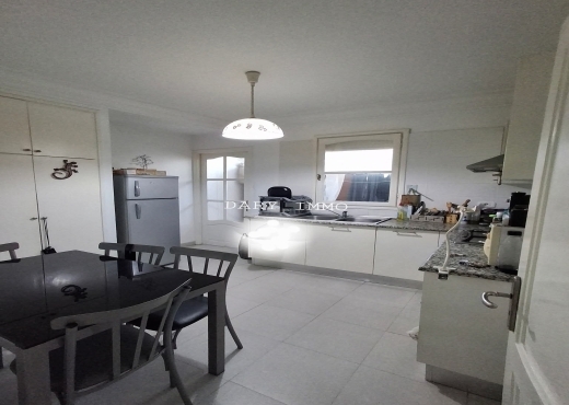 A Louer étage de Villa S+1 (vide) à El Ennasr .