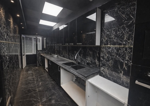 📍 RIADH EL ANDALOUS : APPARTEMENT S+4 AU REZ-DE-C