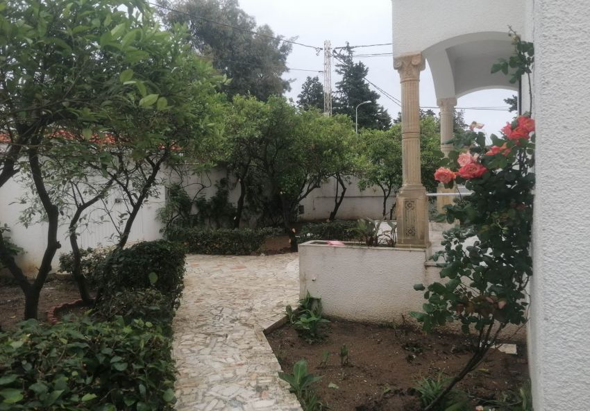 villa  La Soukra  Ain Zaghouan  S4 angle 2 Rue