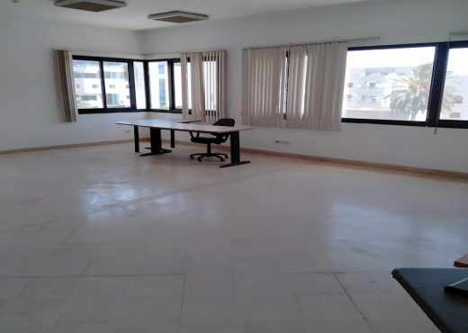 Spacieux bureau 380 m² à Med V