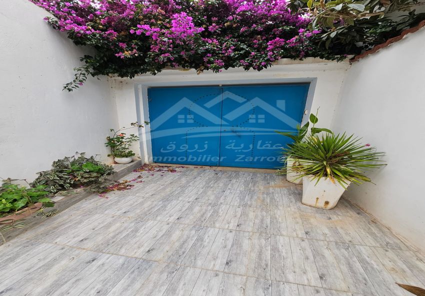 maison  indépendante richement meublé  avec un petit piscine pour enfant
