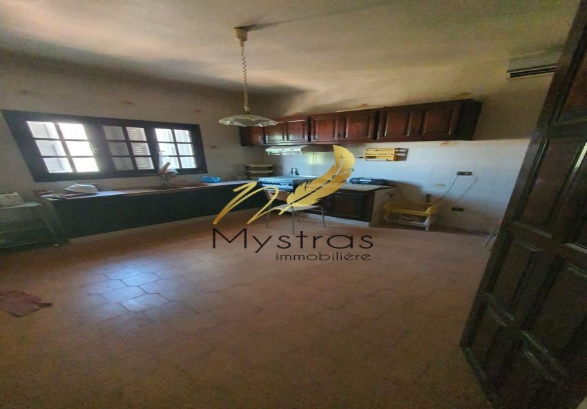 villa À Vendre à TUNIS - Vente d'une villa située à RAS TABYA - Immobiliere.tn