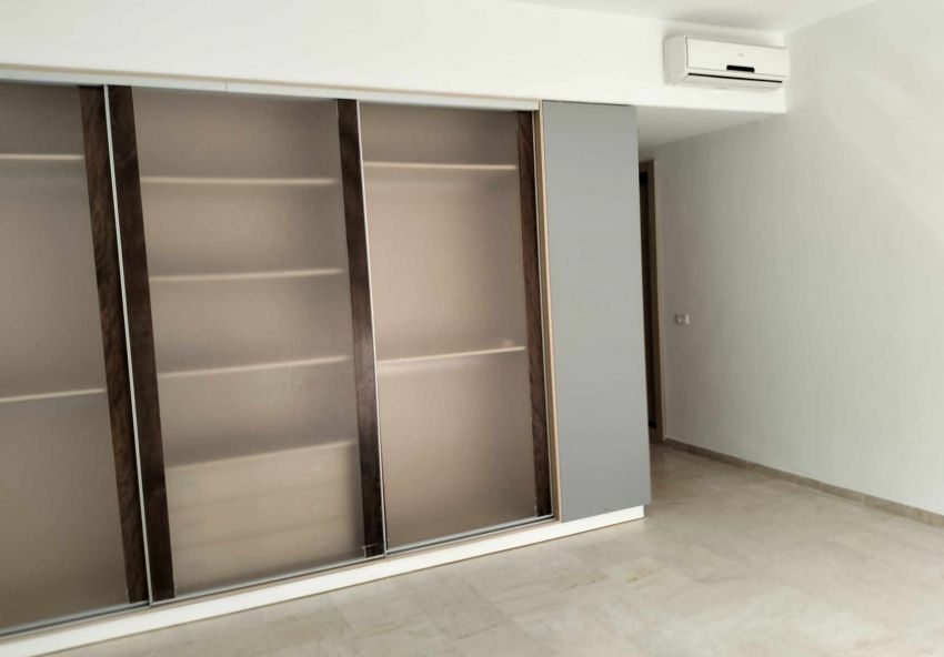 villa  S 5  soukra Park  avec Piscine Jardin