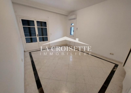 Duplex meublé s+3 à La Marsa