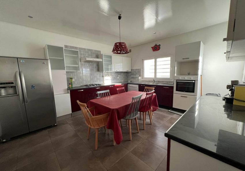 Villa S+5 avec piscine à La Marsa MVL1282