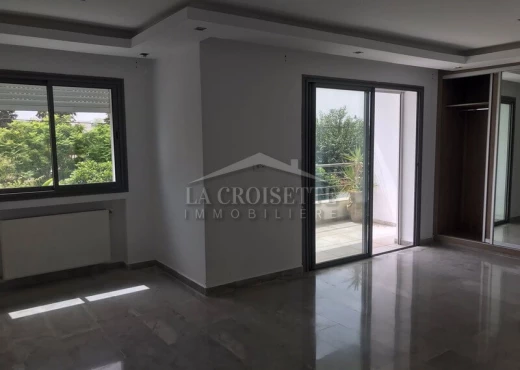 villa À Louer à TUNIS - Triplex s4 avec piscine à Gammarth - Immobiliere.tn - Photo 6