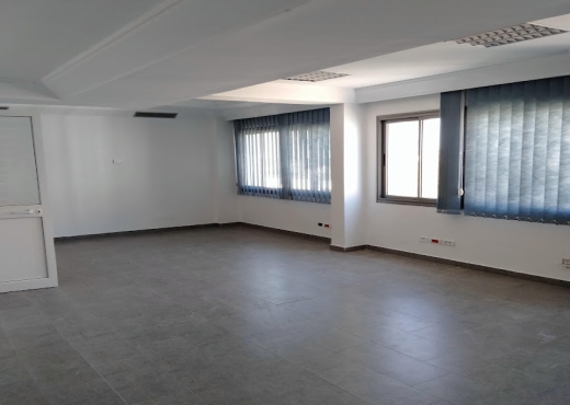 Super bureau 760 m² à Alain savary