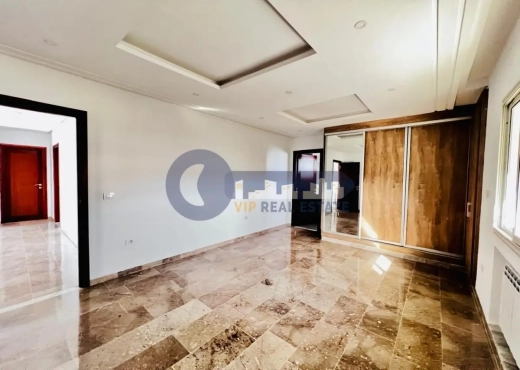 A Vendre Appart  S+3 à Gammarth