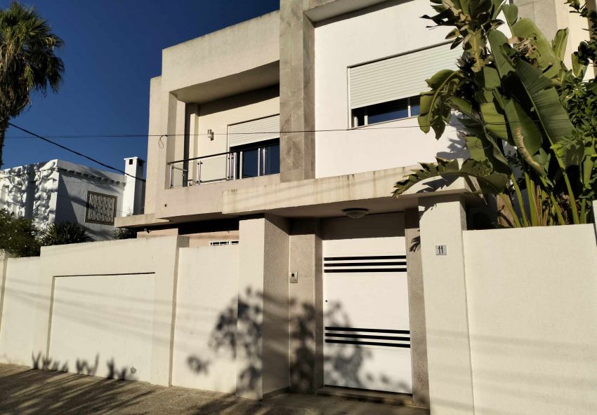 villa  LA Marsa 2 niveaux separer