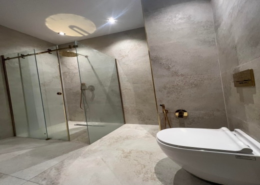 A Vendre Villa S+4Suites Chotrana