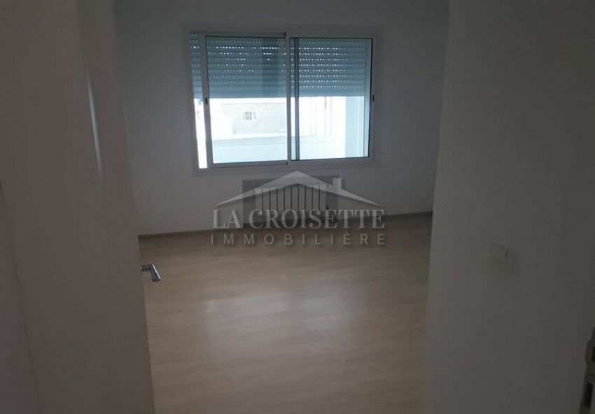 Appartement S+3 à La Soukra  MAL4268